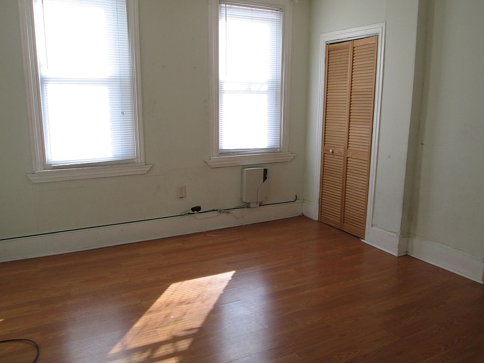 1st image of 515 W York Street # Fl 1ST
