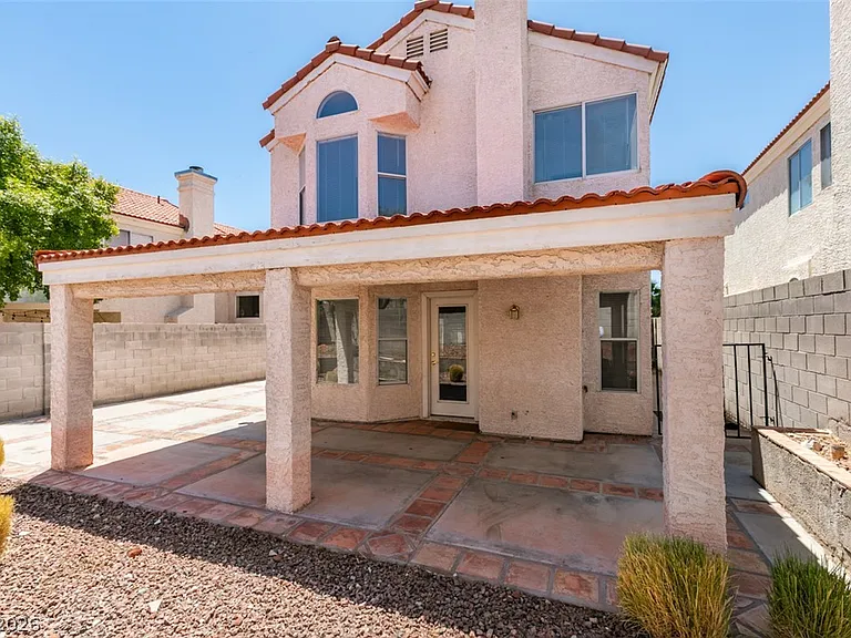 9712 Peacock Hill Cir — Photo 69