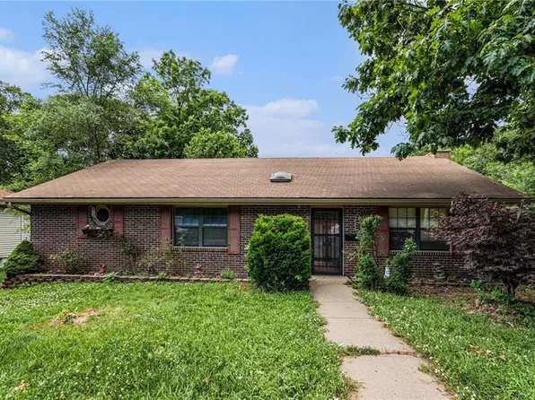 430 N Main St, Liberty, MO 64068