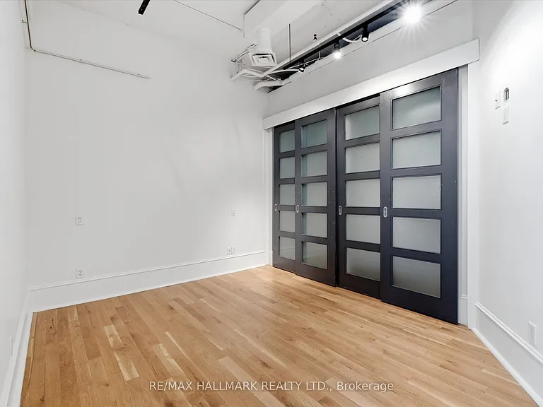 477 Richmond St W #306 — Photo 15