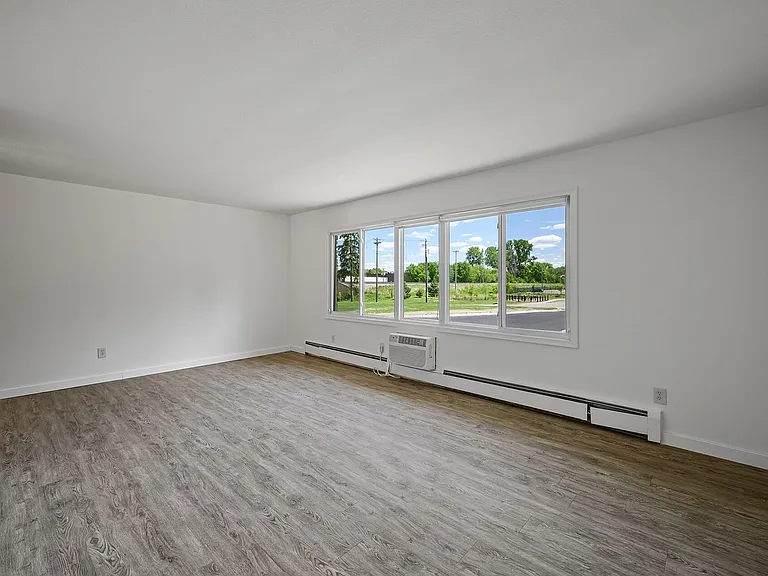 6200 Golden Valley Rd — Photo 11
