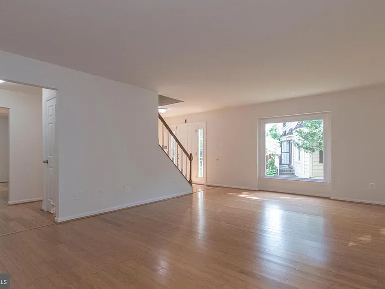 6120 Old Brentford Ct — Photo 24