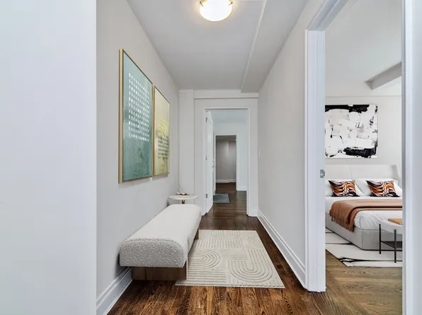 240 Central Park South image 17 of 22