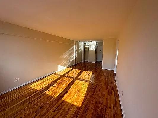 1st image of 20 Curtis Pl #2