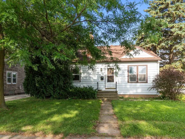 852 Manitowoc St, Menasha, WI 54952
