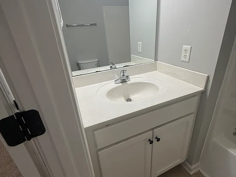 9084 Haileys Pond Dr — Photo 18
