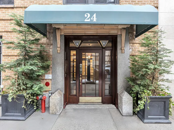 24 West 69th Street image 17 of 17