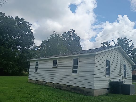 5th image of 305 Marbury Rd