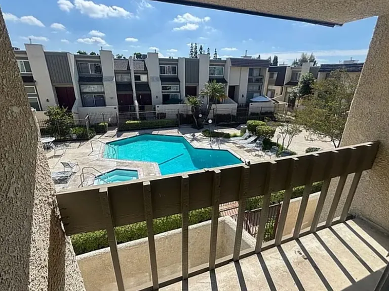 9950 Topanga Canyon Blvd #26 — Photo 8