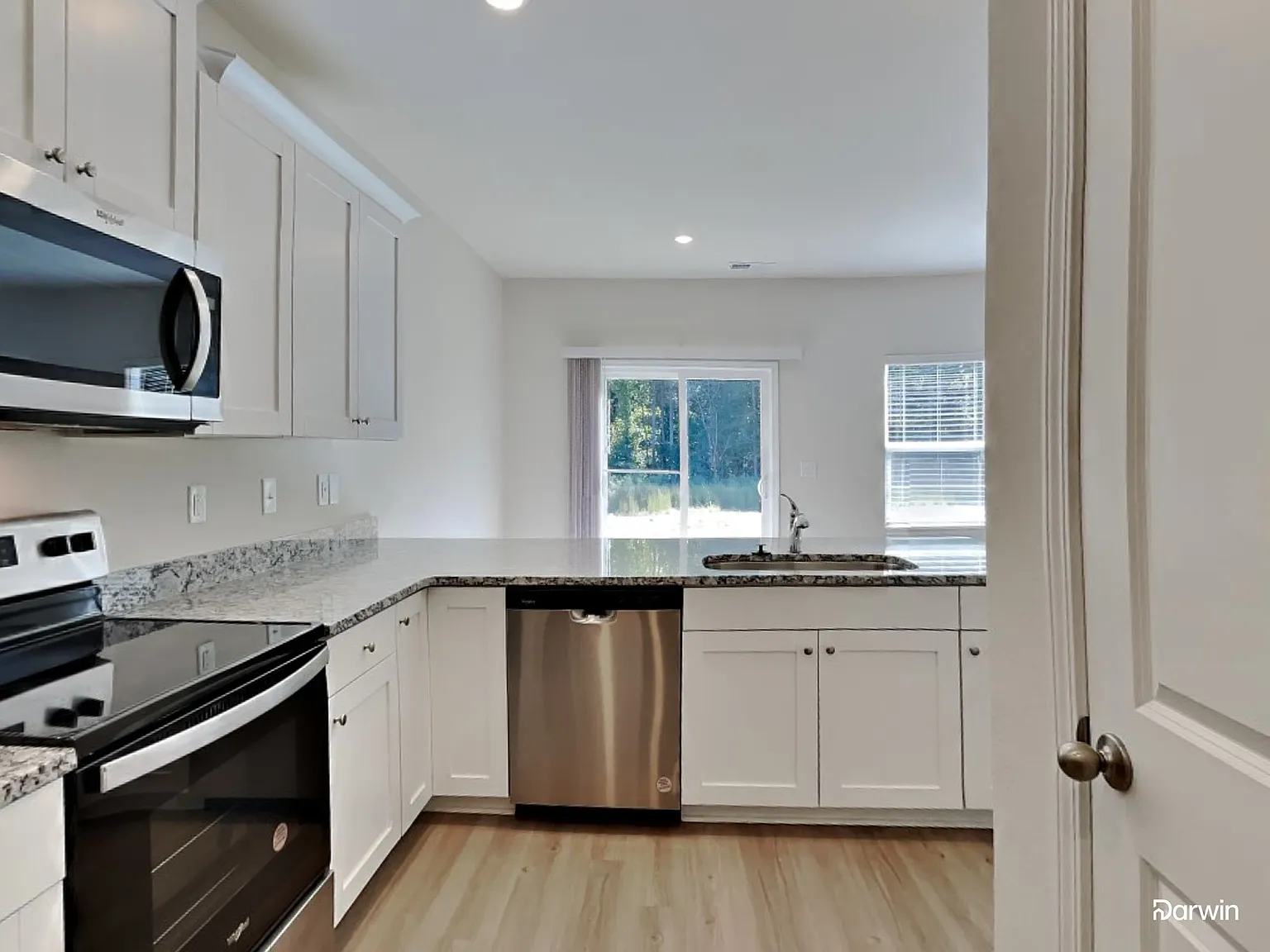 3 bed, 2.5 bath, 1679 sqft, $1,745 — Photo 3