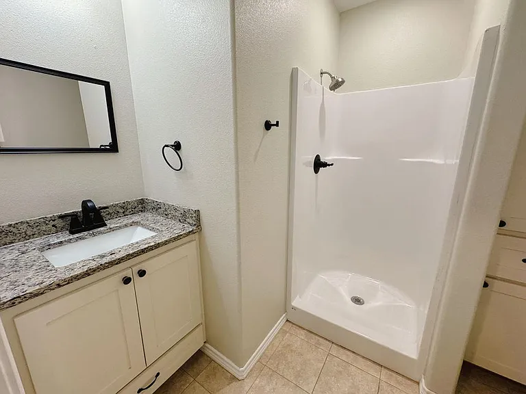 1705 Avondale St — Photo 14