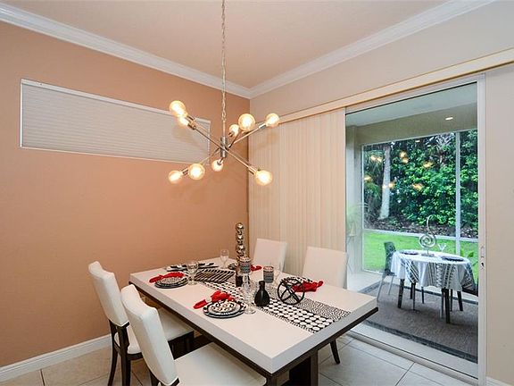 4th image of 5075 Hanging Moss Ln