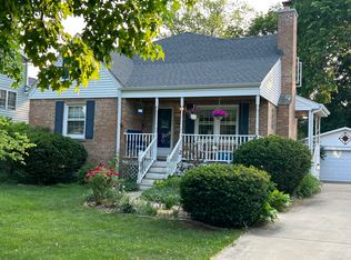 810 Cherry St, Wheaton, IL 60187