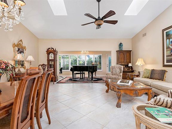 3rd image of 3938 Wilshire Cir
