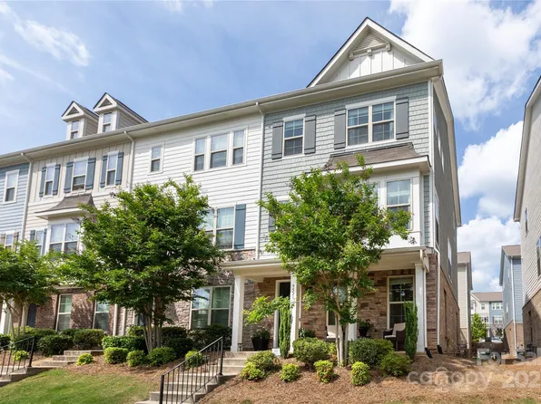 9521 Ainslie Downs St, Charlotte, NC 28273