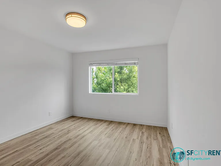 615 Canyon Rd #4 — Photo 8