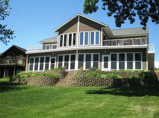 178 Horseshoe Dr, Montezuma, IA 50171