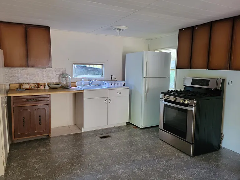 Kitchen, gas range