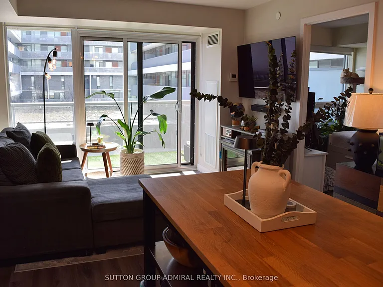 160 Flemington Rd #402 — Photo 15