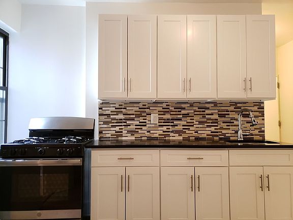 4th image of 343 Howard Ave #B1