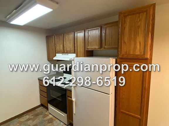 5th image of 1920 Marshall Ave #104