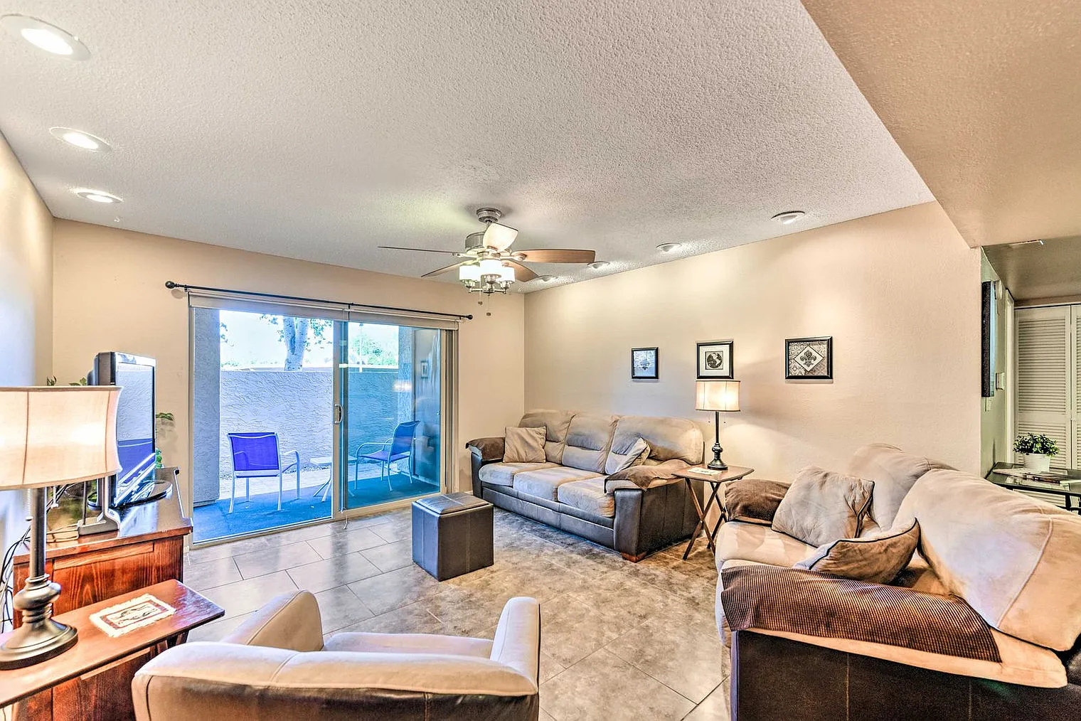 2 bed, 2.0 bath, 1097 sqft, $2,091 — Photo 1