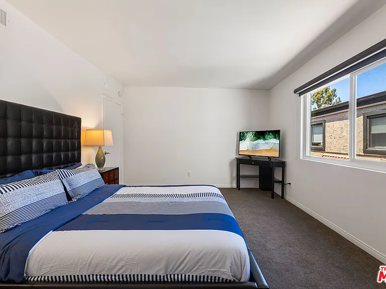 10600 Holman Ave #11 — Photo 32