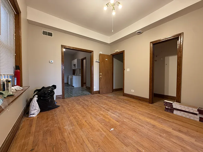 2042 W Chicago Ave #3F — Photo 3