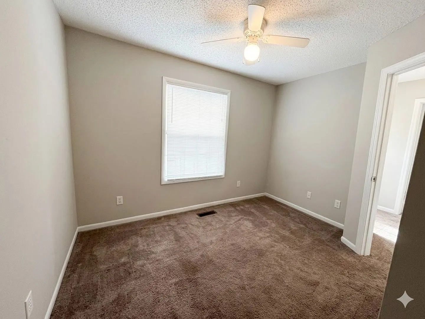 Rate Drop Alert (Was $1625/Month) And Move-In Special: $500 Off 1st Month's Rent — Photo 4