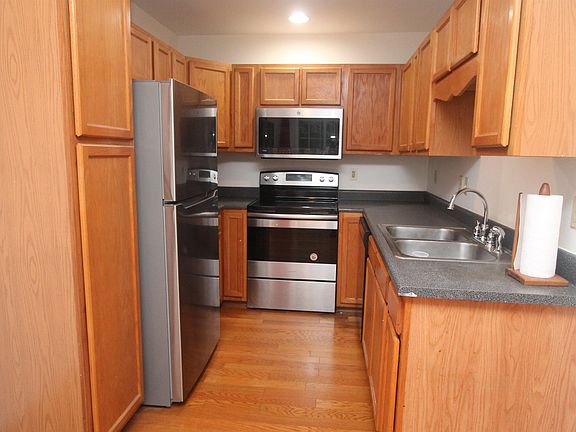 2nd image of 113 Waterbury Ct