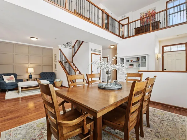 1968 Lincoln Ln, Chanhassen, MN 55317