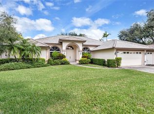 290 Monterey Dr, Naples, FL 34119