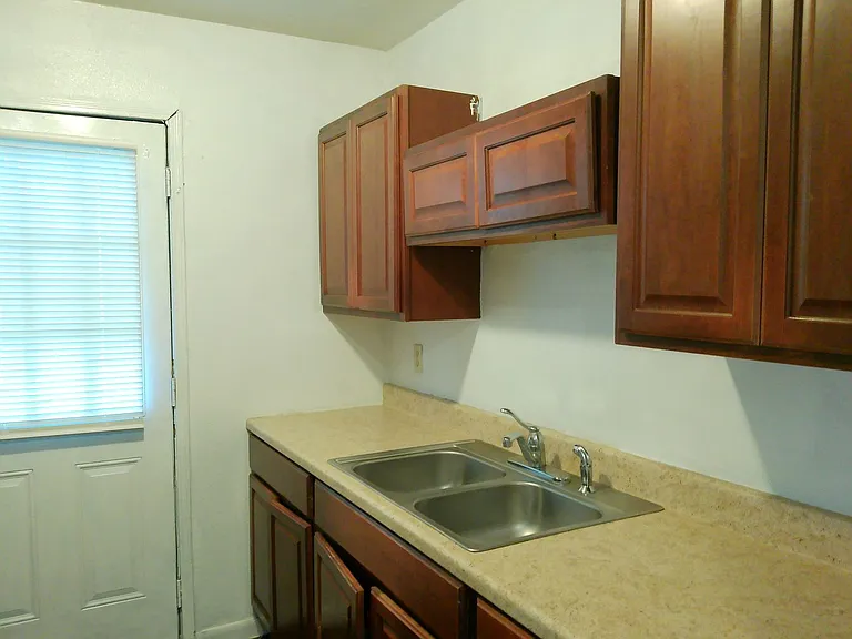 4326 Vestal St — Photo 5