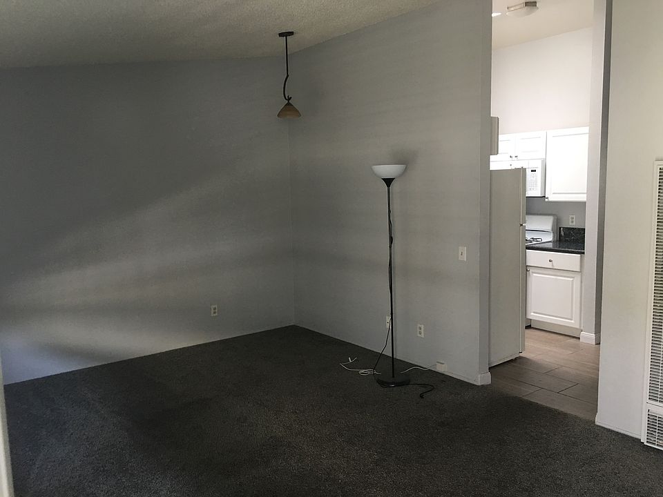 1st image of 3028 Juniper St APT 4