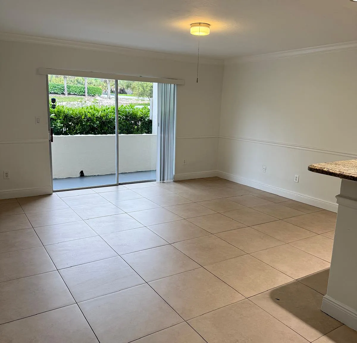 2 bed, 955 sqft, $2,550 — Photo 3