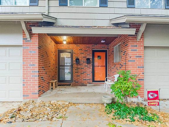 2nd image of 10325 Ash St