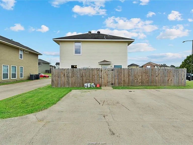 4001 Southern Trace Ct — Photo 13