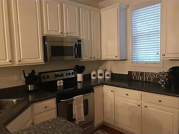 5th image of 134 Marketplace Ave
