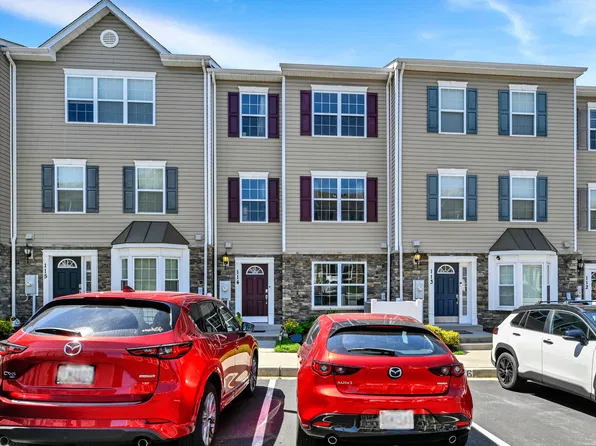 1820 Cassandra Dr Unit 114, Eldersburg, MD 21784