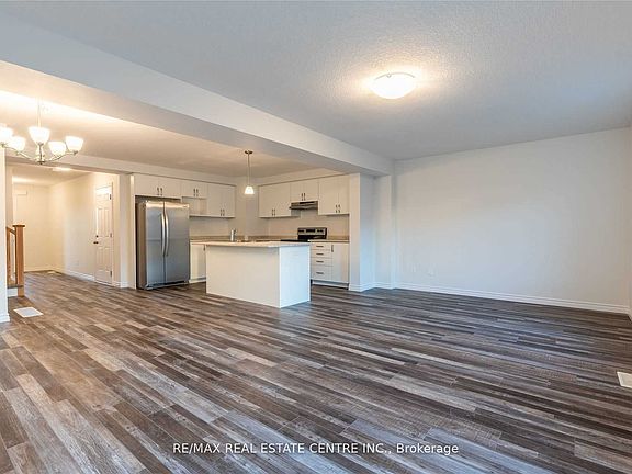 2nd image of 3142 Turner Cres