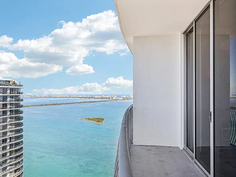1750 N Bayshore Dr #5611 — Photo 2