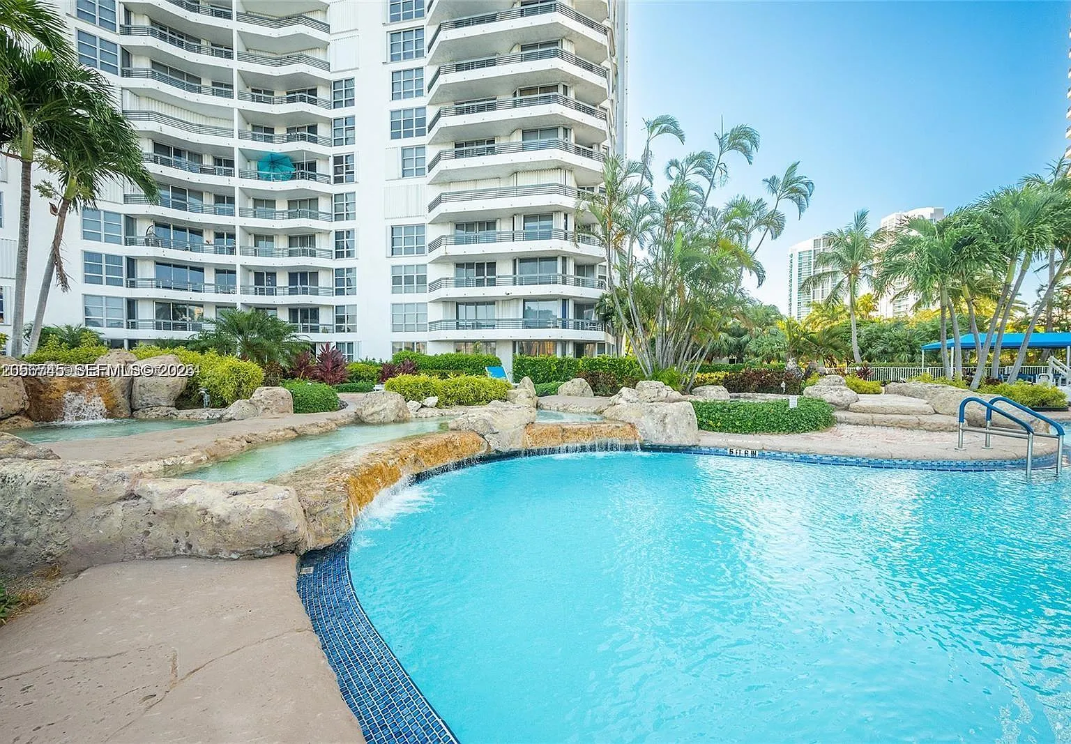 Mystic Pointe Condo No Th — Photo 1