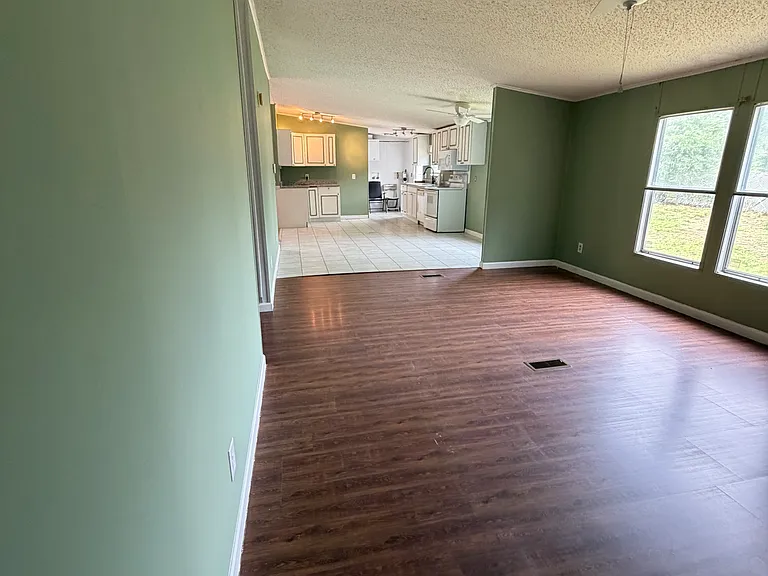1160 Justin J Dr — Photo 3