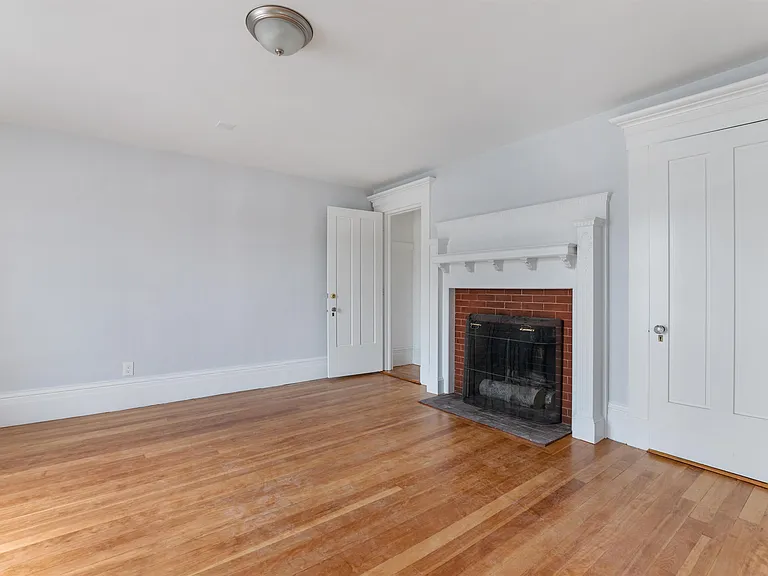 109 Pleasant St #203 — Photo 6