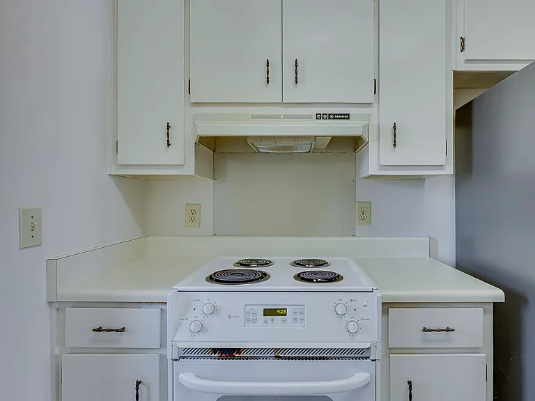 412 John St #B — Photo 10