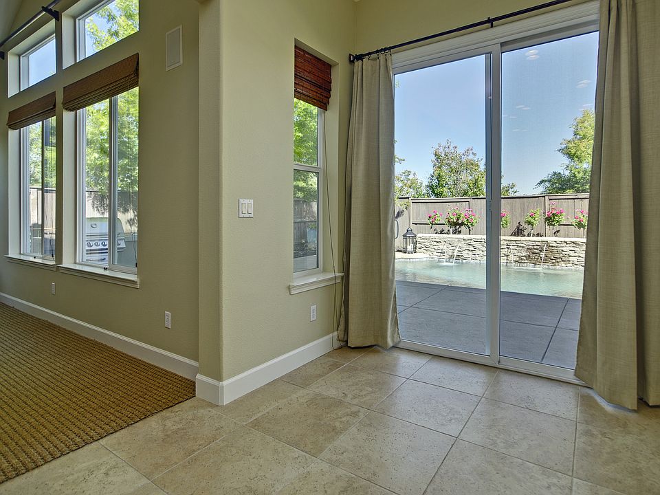2nd image of 5064 Courtney Way