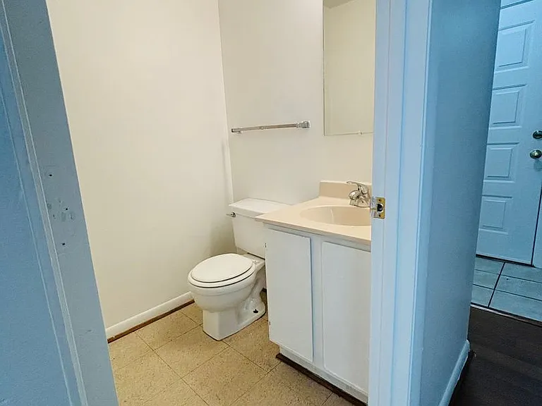 327 Shenandoah Cir — Photo 17