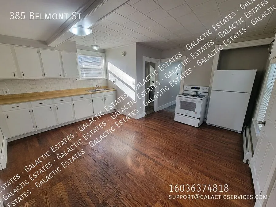 Single Family Home w/off-street parking — Photo 2