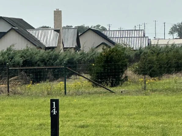 238 Interlaken St, Fredericksburg, TX 78624