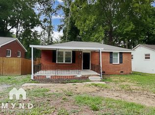 1720 Finchley Dr, Charlotte, NC 28215